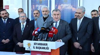 Bakan Bak: 'Birileri gibi deprem turisti değiliz, sözümüzü yerine getirdik'
