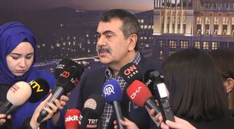 Bakan Tekin, 'Külliye'de Ramazan' etkinlik alanını ziyaret etti