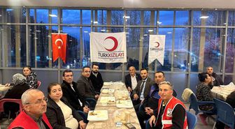 Kaymakam Dalak kurum amirleriyle Kızılay'ın iftarında vatandaşlarla buluştu