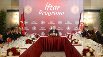 TBMM Başkanı Kurtulmuş, medya kuruluşlarının genel yayın yönetmenleriyle iftar programında bir araya geldi