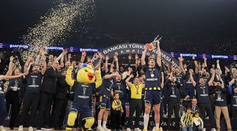 Beşiktaş'ı deviren Fenerbahçe Beko, Türkiye Kupası'nda şampiyon