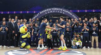 Fenerbahçe Beko kupasını aldı / Fotoğraf eklendi