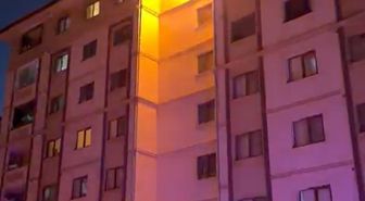 Hatay'da apartmanın en üst katında yangın: 13 kişi dumandan etkilendi