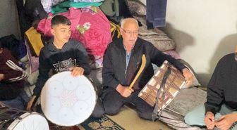 İstanbul -Gaziantep'ten Avcılar'a gelip 43 yıldır ramazan davulu çalıyor; geleneği torunu sürdürüyor
