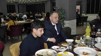 Muş'ta Kaymakam Koşansu, Şehit Aileleri ve Gazilerle İftar Programında Bir Araya Geldi