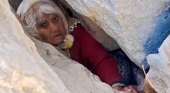 Ölümle burun buruna 24 saat! Yaşlı kadın 5 metrelik yarıkta sıkışmış halde bulundu
