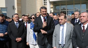 Bakan Yardımcılığına atanan Vali Çelik, Hakkari'ye veda etti