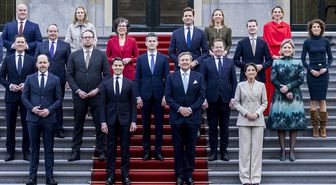 Hollanda'da yeni azınlık hükümeti seçimden 117 gün sonra yemin etti