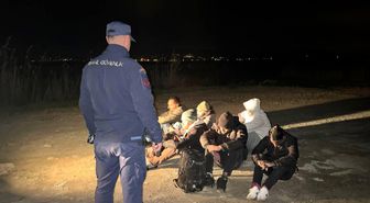 İzmir'de 30 düzensiz göçmen yakalandı