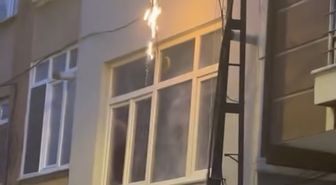 Şişli'de elektrik direğindeki patlamalar kamerada
