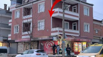 Boşanma aşamasındaki eşinden kaçmak için balkondan atladı