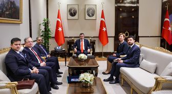 Cumhurbaşkanı Yardımcısı Yılmaz, D-8 Genel Sekreteri Mahmud ile görüştü
