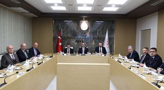 Bakan Kacır, iftarda OSB başkanlarıyla bir araya geldi