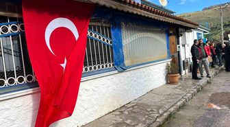 Şehit pilotun İzmir'deki evinde yas