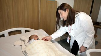 Gaziantep'te nadir görülen tümörle dünyaya gelen bebek ameliyatla sağlığına kavuştu