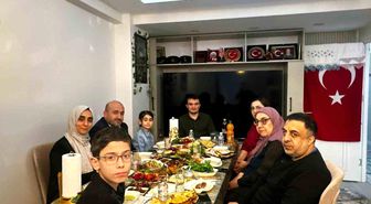 Başkan Albayrak ve ailesi, iftarda şehit evine konuk oldu