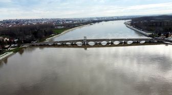 Edirne'de nehirlerin debileri düşüyor