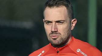 Mert Günok neden yok, Nottingham Forest Fenerbahçe maçında Mert Günok sakat mı, cezalı mı yedek mi?