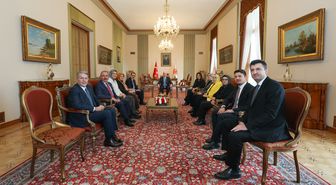 Yapay Zeka Araştırma Komisyonu raporunu, TBMM Başkanı Numan Kurtulmuş'a sundu