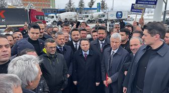 Bakan Gürlek memleketinde davul ve zurnayla karşılandı