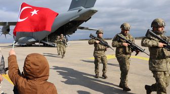 Almanya'da tatbikata katılan Mehmetçiklere duygulu karşılama