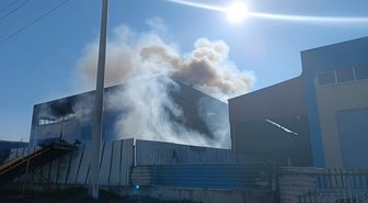 İzmir'de geri dönüşüm fabrikasında yangın