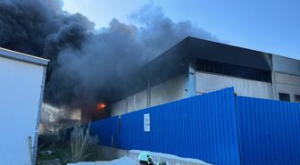İzmir'de geri dönüşüm fabrikasında yangın