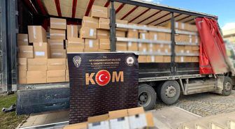 Polis 6 milyon 500 bin adet kaçak boş makaron ele geçirdi