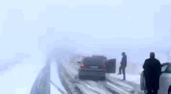 Viranşehir'de kar yağışı trafiği olumsuz etkiledi