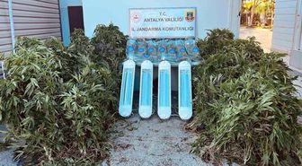 Antalya'da 23,9 kilo uyuşturucu madde ele geçirildi