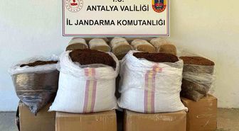 Antalya'da yolcu otobüsünde yarım ton kaçak tütün ele geçirildi