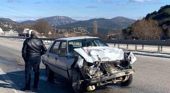 Burdur'da tır ile otomobil çarpıştı: 1 yaralı