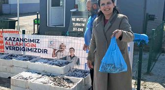 Edirne'de 350 kilogram hamsi dağıtıldı