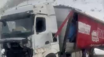 Erzincan-Erzurum kara yolu, kaza nedeniyle tek yönlü trafiğe kapandı