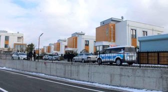 Eski ve yeni erkek arkadaşlar arasında bıçaklı kavga: 1 yaralı