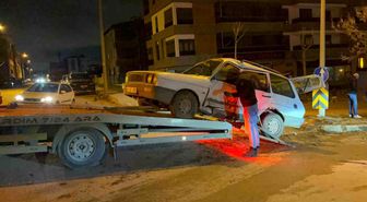 Eskişehir'de iki otomobil çarpıştı: 4 yaralı