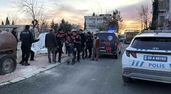 İki aile arasında taşlı sopalı kavga: 2 yaralı, 10 gözaltı