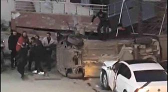 İki otomobil çarpıştı: 3 yaralı