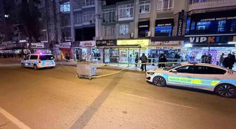Otobüs beklerken husumetlisi tarafından tabancayla vuruldu