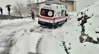 Siirt kar yağışı nedeniyle yolda kalan hastalar ve vatandaşlar kurtarıldı
