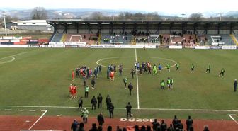 Düzcespor Sebat Gençlikspor maçı sonrası saha karıştı