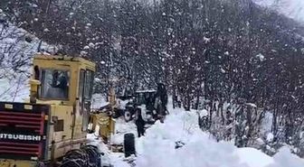 Erbaa'da kapanan köy yolu ekiplerin çalışmasıyla açıldı
