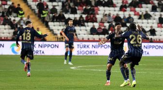 Fenerbahçe, 3. kez 2-0 geriye düştüğü maçta puan aldı