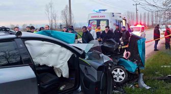 SUV tipi araç otomobile ok gibi saplandı: 1 ölü, 1 yaralı