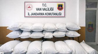 Van'da 3 Milyon 150 Bin TL Değerinde Kaçak Gıda Ele Geçirildi