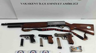 Yakakent'te uyuşturucu ve silah ele geçirildi