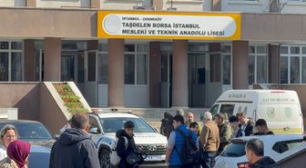 Çekmeköy'de lise öğrencisinin bıçakla yaraladığı 2 öğretmenden biri hayatını kaybetti