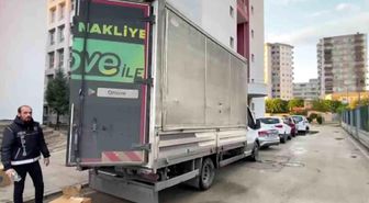 Kamyonetten 4 milyon 500 bin kaçak makaron çıktı