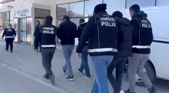 Şüphe üzerine durdurulan araçtan uyuşturucu çıktı: 2 tutuklama