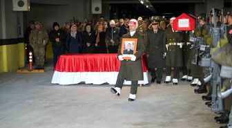 Türk bayrağına sarılı naaşıyla memleketine uğurlandı